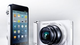 Galaxy S4 Zoom bude prvním fotomobilem od Samsungu. Vypadal by měl podobně jako Samsung Camera na obrázku.