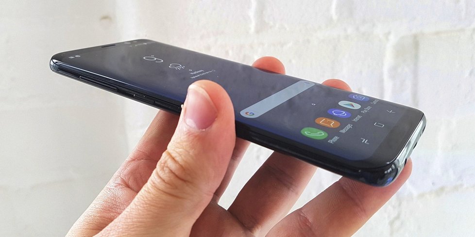 Nový chytrý telefon Samsung Galaxy S8.