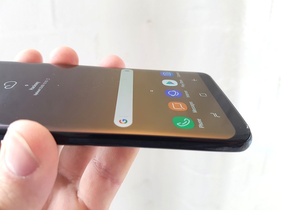 Nový chytrý telefon Samsung Galaxy S8.