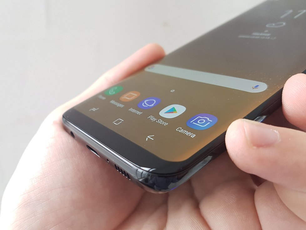 Nový chytrý telefon Samsung Galaxy S8.