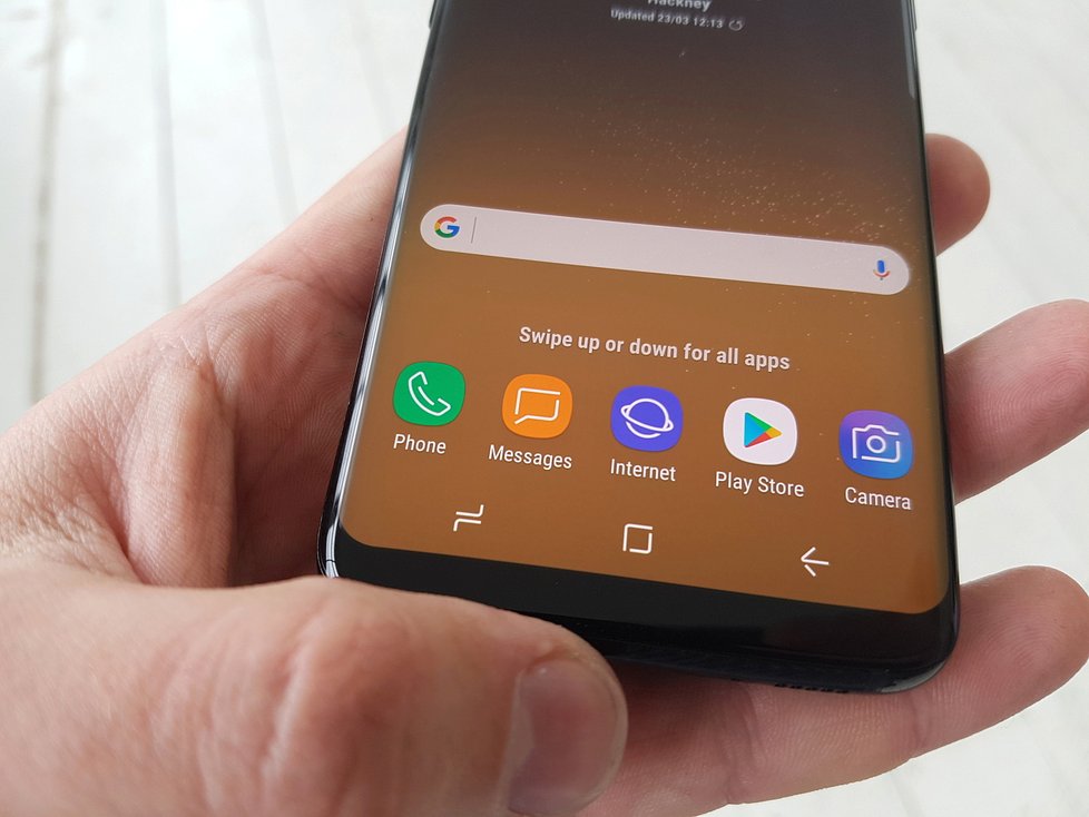 Nový chytrý telefon Samsung Galaxy S8.