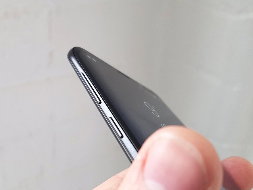 Nový chytrý telefon Samsung Galaxy S8.