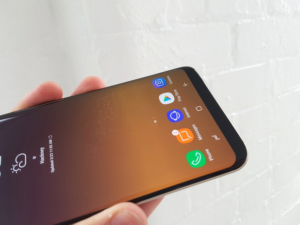 Nový chytrý telefon Samsung Galaxy S8+.