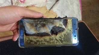 Samsung kvůli "hořlavému" Galaxy Note 7 snížil odhad čtvrtletního zisku