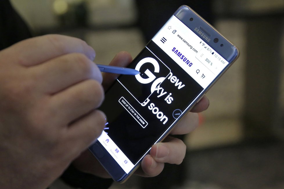 Samsung stáhl na 2,5 milionu chytrých telefonů kvůli hrozícímu samovznícení.
