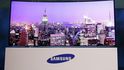 Samsung představil také ohebnou televizi.