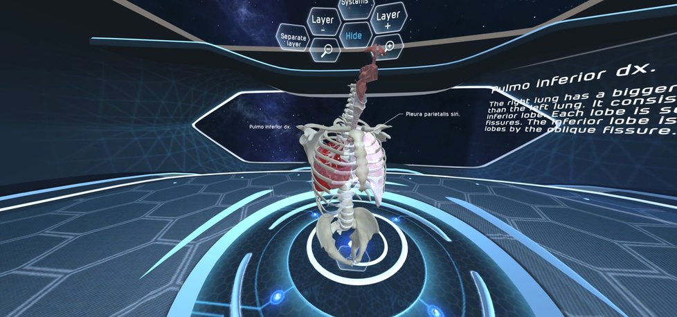 Samsung v ČR spustil pilotní projekt k výuce anatomie v brýlích Gear VR 