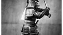 U seppuky byli většinou přítomni i další lidé a jeden z přátel samuraje mu často po rozpárání břicha usekl mečem hlavu, aby dlouho netrpěl.