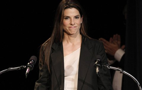 Podváděná Sandra Bullock je ženou roku 2010