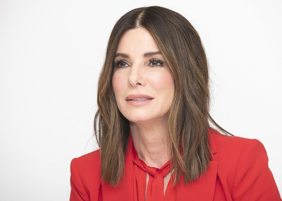 Sandra Bullock a její vyžehlený obličej