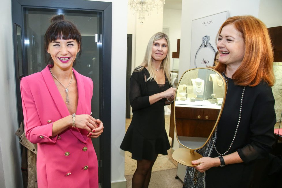 Sandra Nováková s náhrdelníkem z pravých australských perel za dva a půl milionu dolarů!
