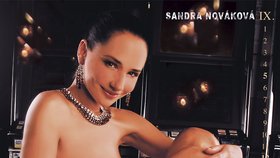 Sandra nahá v casinu Banco