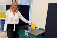 Finále boje o Senát: Smolař prohrál o hlas, ve 2. kole i manželka „krále hazardu“