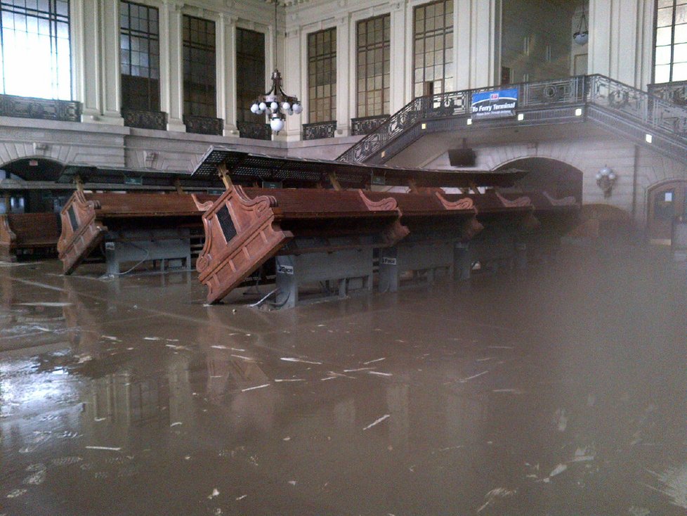 Newjeyrseyská stanice Hoboken je celá pod vodou