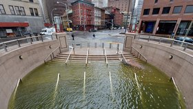 Jedna ze zatopených stanic metra v New Yorku
