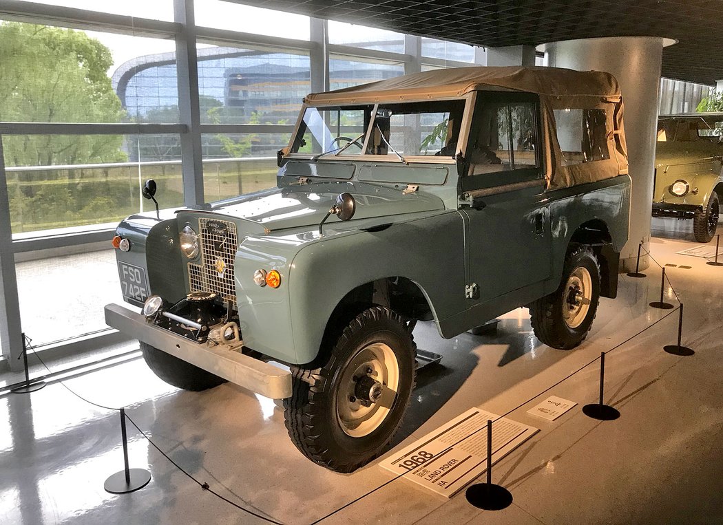 Land Rover IIA (1968)