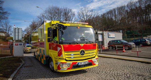 Praha nabízí pomoc moravským nemocnicím. Záchranáři jsou připraveni na převoz pacientů