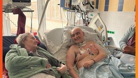 O svou nemohoucí babičku se od svých patnácti let pomáhal starat