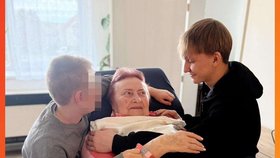 Babička Zdeňka a vnuci Lukáš s Tomáškem