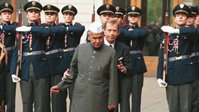 Indický prezident v Praze v roce 1996: Šankar Dajál Šarma a Václav Havel