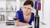 Červené víno spouští migrénu častěji u žen než u mužů