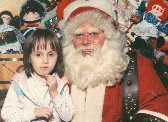 Santa s psycho výrazem.