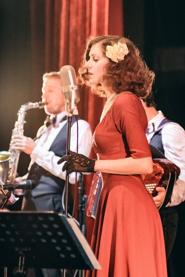 Brněnský kabaret našel místo v Paláci Jalta. Na programu bude tanec, živý jazz či swing, burleska, ale i vzdušná akrobacie.