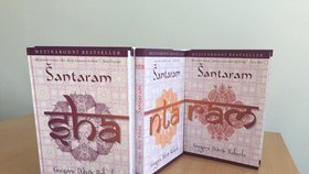 Nakladatel Šantaram rozdělil do tří dílů, které se prodávají společně v „harmonice“.