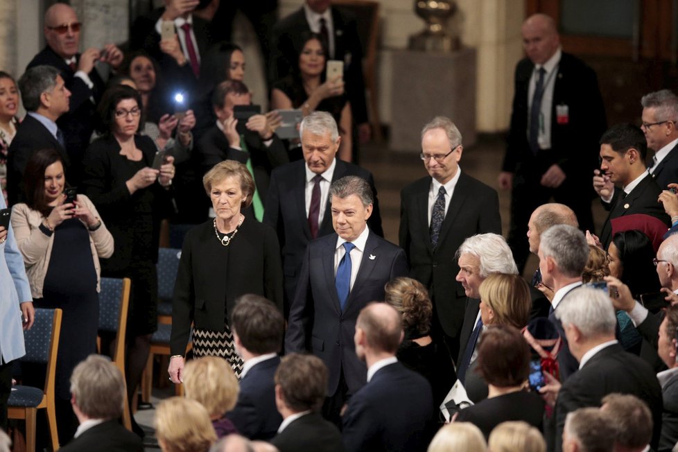 Kolumbijský prezident Santos převzal v Oslu Nobelovu cenu za mír.