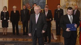 Prezident Miloš Zeman jmenoval při slavnostním ceremoniálu uspořádaném 17. ledna na Pražském hradě předsedu ČSSD Bohuslava Sobotku premiérem a pověřil jej sestavením nové vlády České republiky.