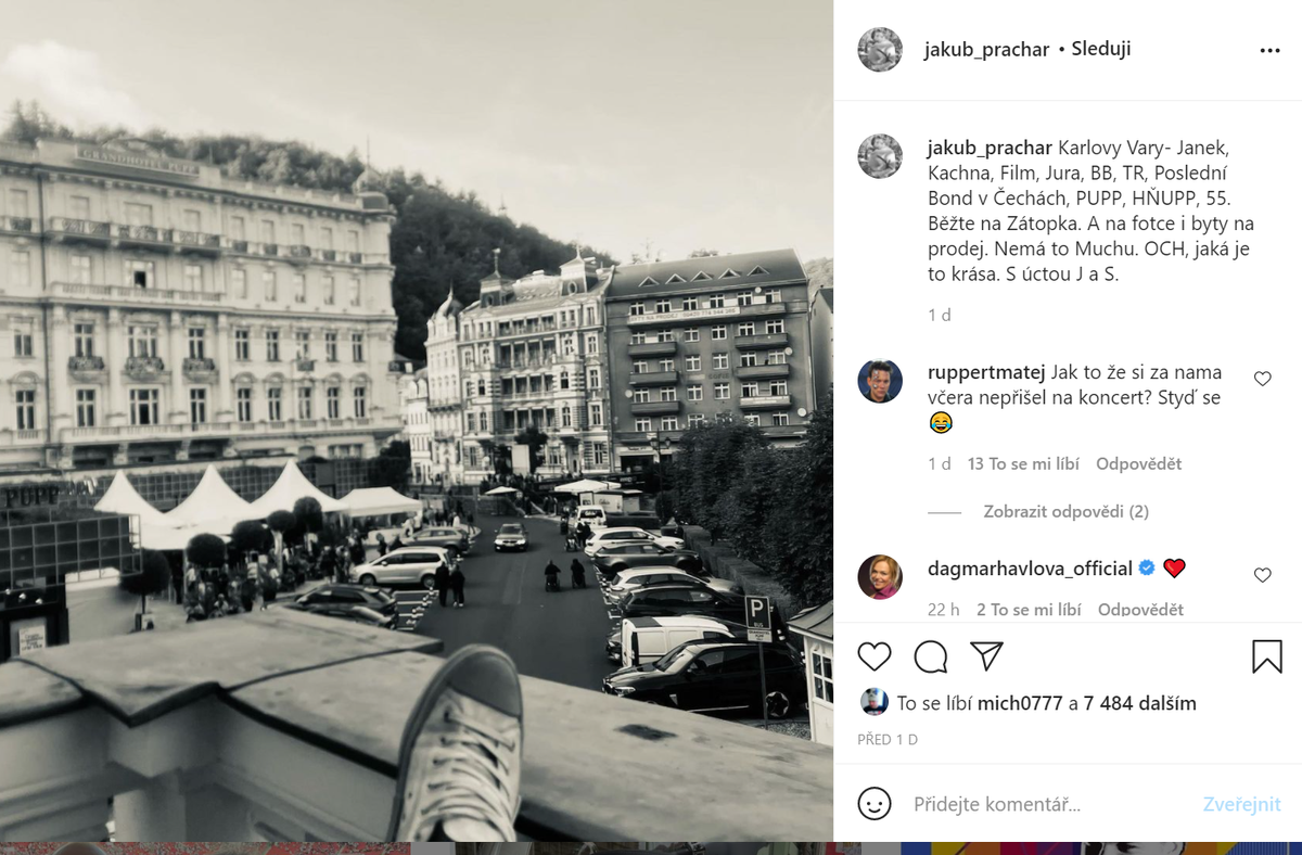 Na svém instagramu dal herec jasně najevo díky podpisu J a S, s kým je ve Varech.