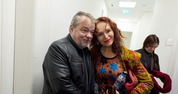 Sára Saudková dan Samuel Saudek di pengadilan Sára Saudková dan Samuel Saudek di pengadilan