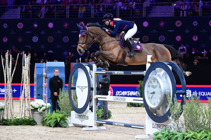 Radost manažerky Kellnerové! Její koně v Praze postupují. Dál jde i další Češka Radost manažerky Kellnerové! Její koně v Praze postupují. Dál jde i další Češka