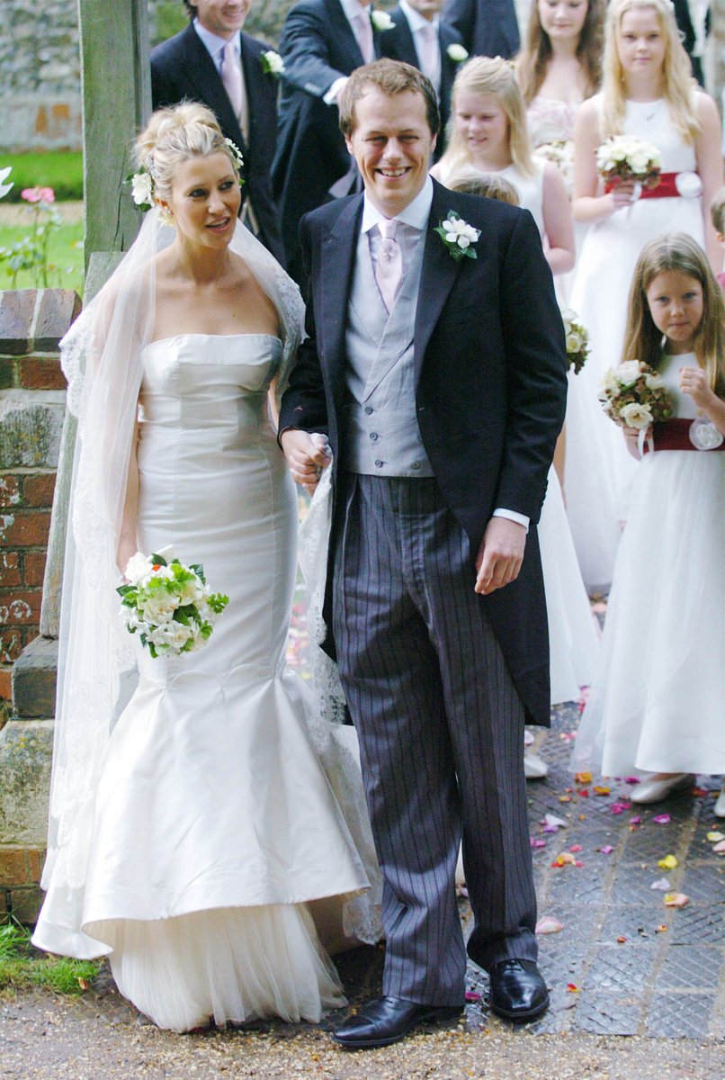 Kate se do šatů Sarah zamilovala na svatbě kamarádky Sáry Buys, která se v šatech od McQueena vdávala v září 2005.