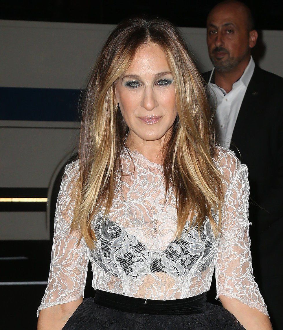 Sarah Jessica Parker a její ikonická barva vlasů - ani hnědá, ani blond - bronde.