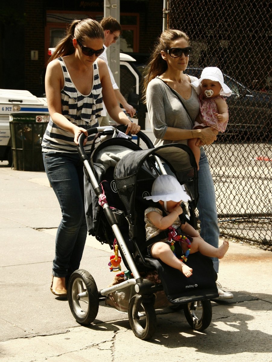 Sarah Jessica Parker se svými dvojčaty - holčičkami Marion a Tabithou.