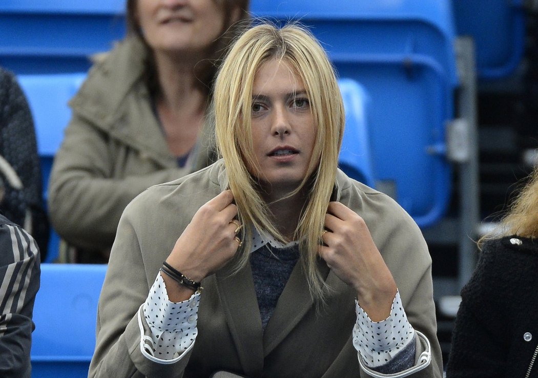 Byly to nervy... Maria Šarapovová v hledišti při zápase Grigora Dimitrova