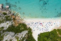Některé pláže v Itálii zavedou omezení pro turisty! Poplatky, limity na počet lidí i zákazy matrací