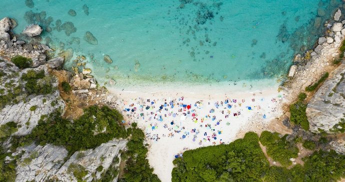 Vacanze in Italia: alcune spiagge in Italia imporranno restrizioni ai turisti