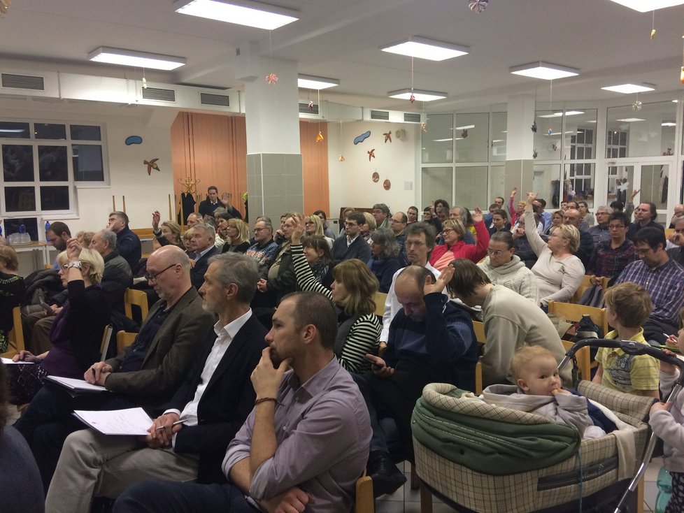 Veřejné setkání k revitalizaci Šárecké ulice