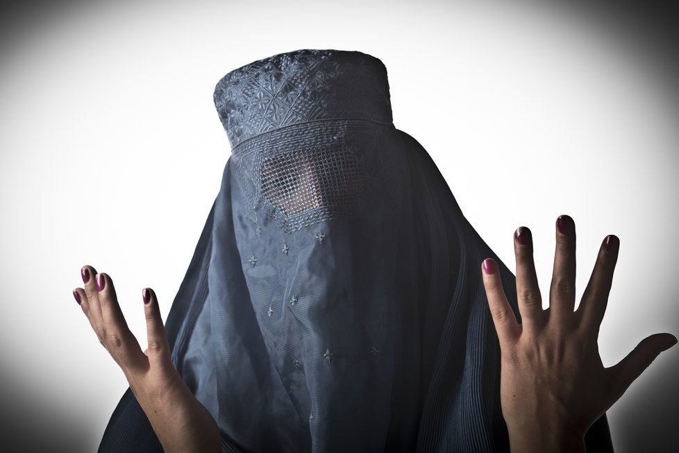 Burka prý už povinná nebude.