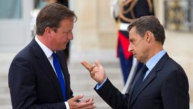 Nicolas Sarkozy šokovanému britskému premiérovi sdělil, že promarnil dobrou příležitost zavřít zobák