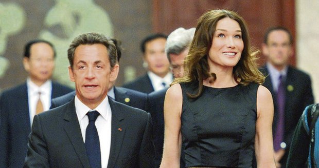 Sarkozy s Carlou chodí obvykle pozdě, teď se provalilo, že kvůli sexu