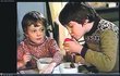 1982 Desetiletý Saša (vpravo) a šestiletý Vašek v seriálu Doktor z vejminku.