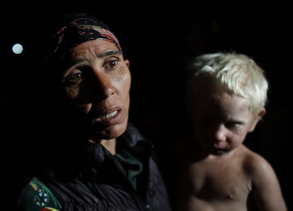 Ruseva se svým synem, romským albínem