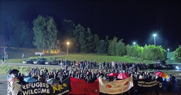 Nepokoje u českých hranic. V Sasku se lidé stále bouří kvůli uprchlíkům