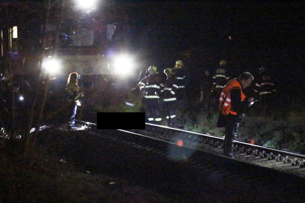7. listopad 2019: Na železnici mezi Satalicemi a Čakovicemi usmrtil vlak člověka.