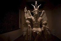 Satanisté už se neskrývají: V centru Oklahomy chtějí skoro 3metrovou sochu ďábla!