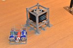 Pilsen Cube II: Maketa satelitu a jeho napájecího zařízení.