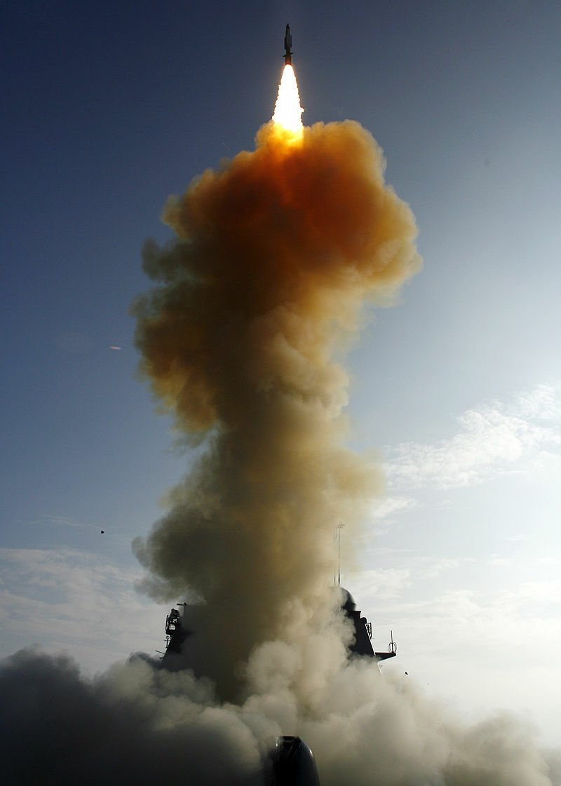 Test zabijáka satelitů: Raketa SM-3 odpálená z lodi zničila neovladatelnou družici USA-193 (20. 2. 2008).